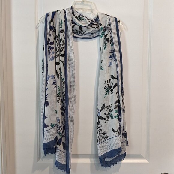 1.2.3 Paris Scarf Rectangular Blue & White Floral 6 ft Long Scarf - Picture 4 of 12